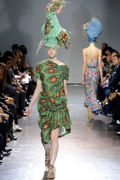 Look 4